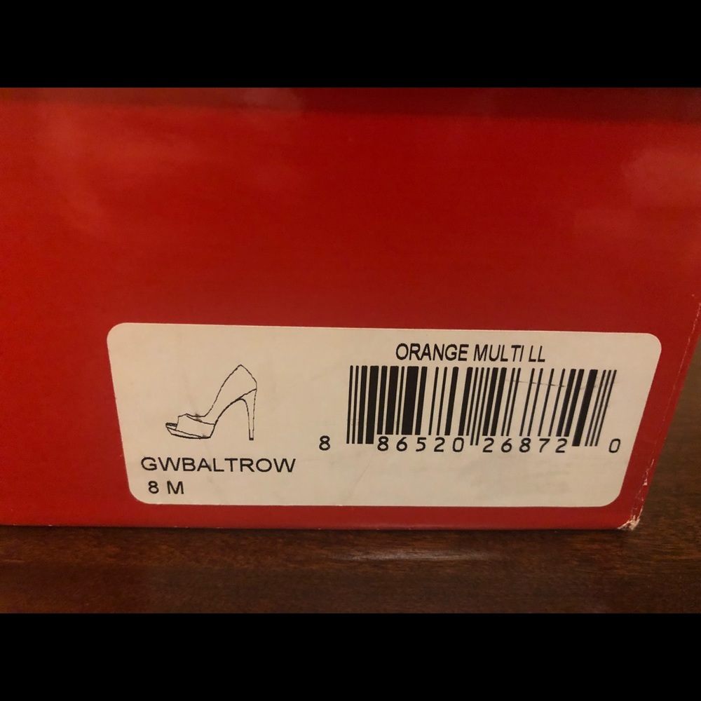 Guess Pumps - Picture 5 of 5